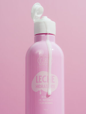 LECHE HIDRATANTE GIRLY CON MAGNESIO, ZINC, PROVITAMINA B5 Y ÁCIDO HIALURÓNICO