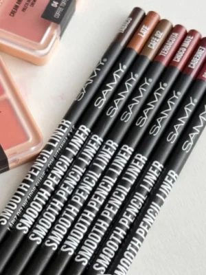 LÁPIZ DE LABIOS SAMY DEFINICIÓN Y COLOR DURADERO